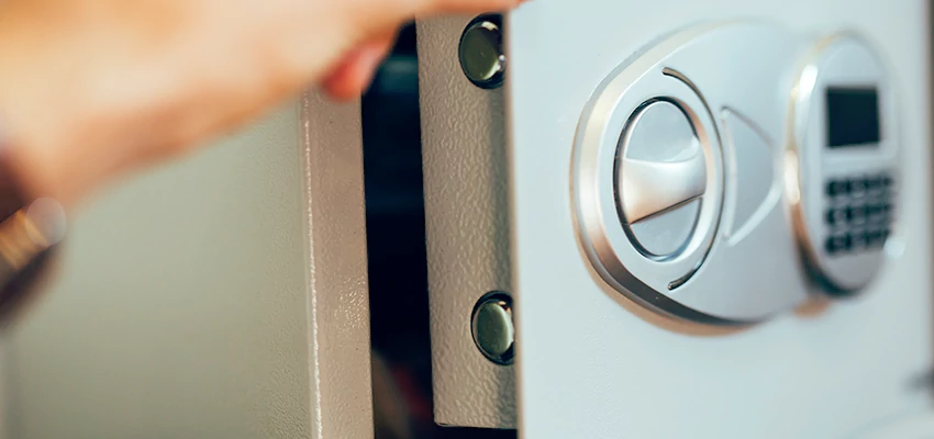 Fingerprint Safe Openers in Soledad, CA